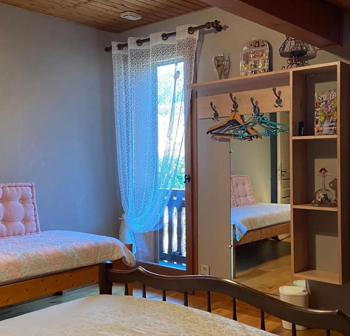 Guest house Chambre Dans Maison Campagnarde Presilly